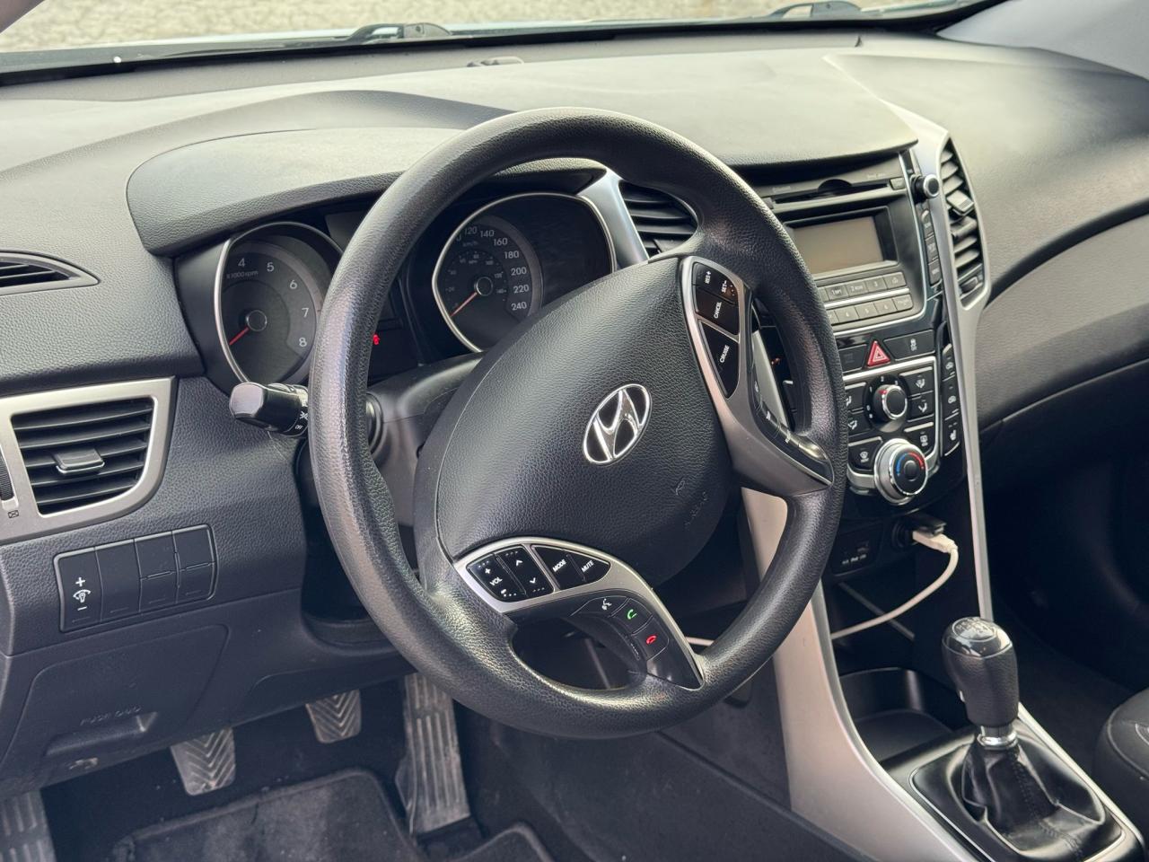 2014 Hyundai Elantra GT GL | HEATED SEATS | BLUETOOTH | 6 SPEED | Photo12