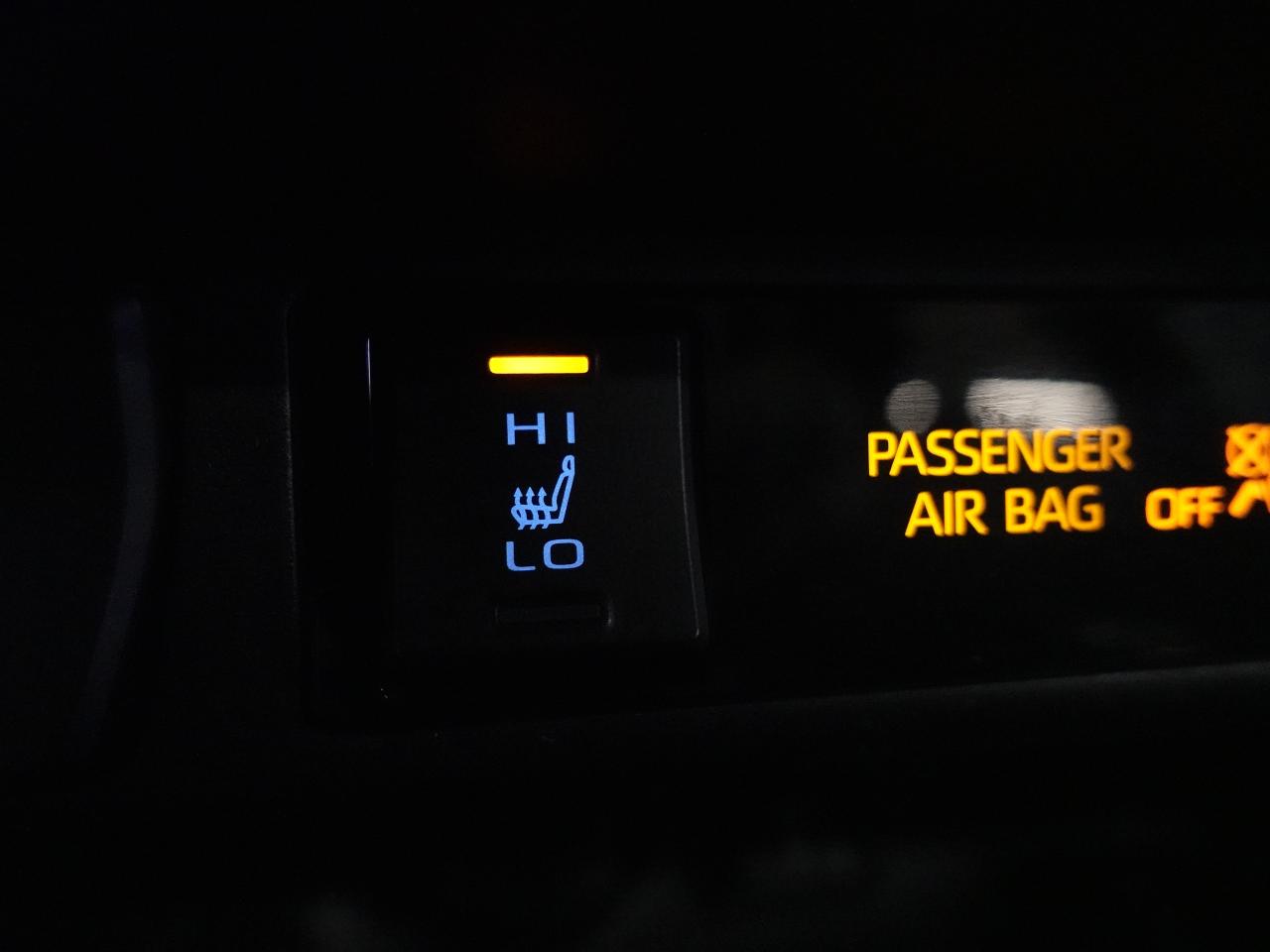 2022 Toyota RAV4 XLE | AWD | Sunroof | Leather | BSM | CarPlay