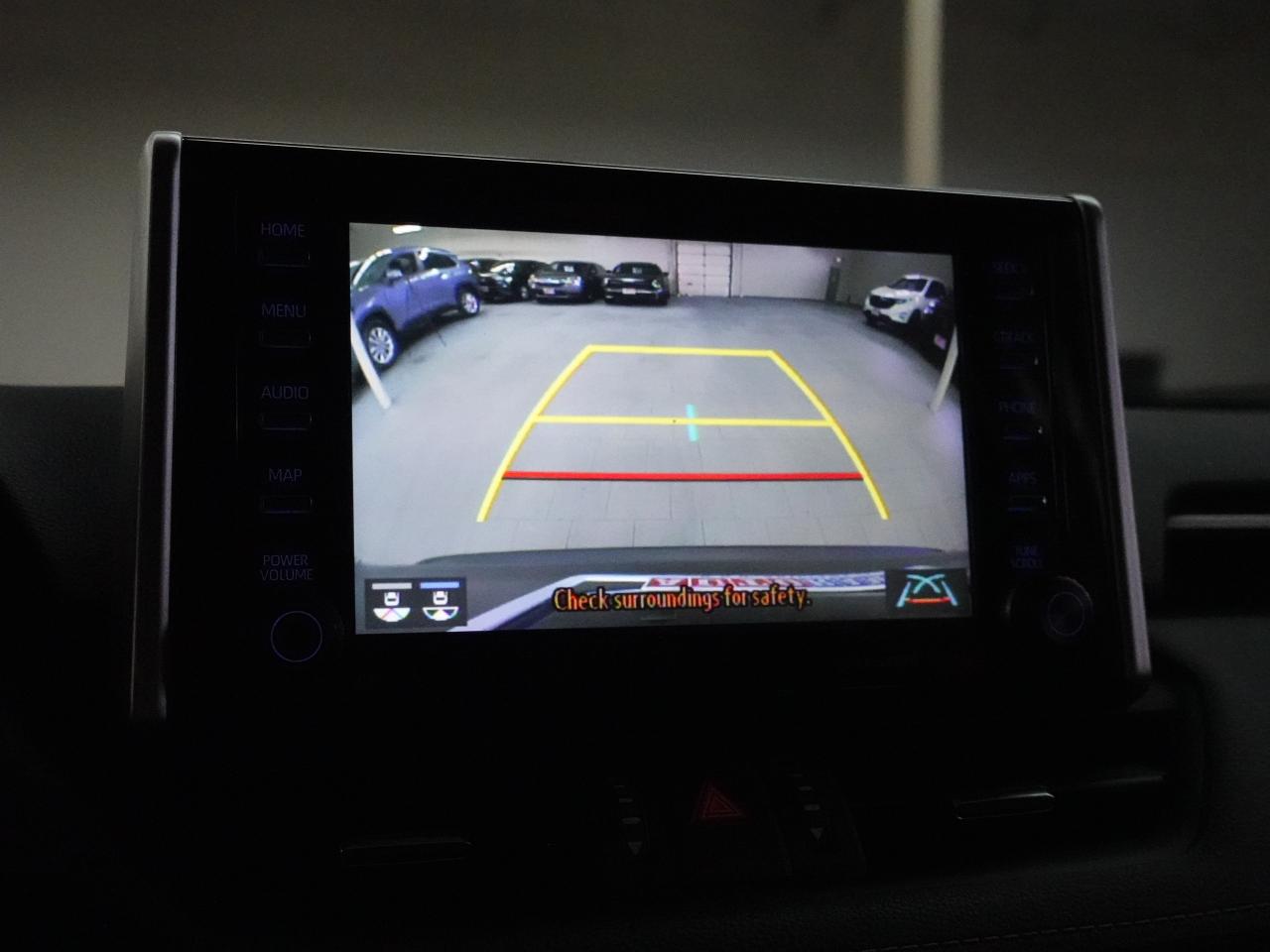 2022 Toyota RAV4 XLE | AWD | Sunroof | Leather | BSM | CarPlay