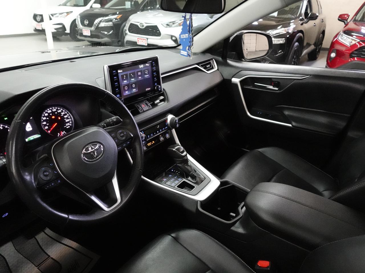 2022 Toyota RAV4 XLE | AWD | Sunroof | Leather | BSM | CarPlay