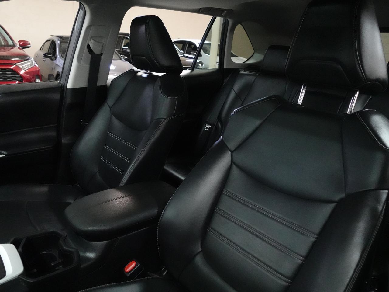 2022 Toyota RAV4 XLE | AWD | Sunroof | Leather | BSM | CarPlay