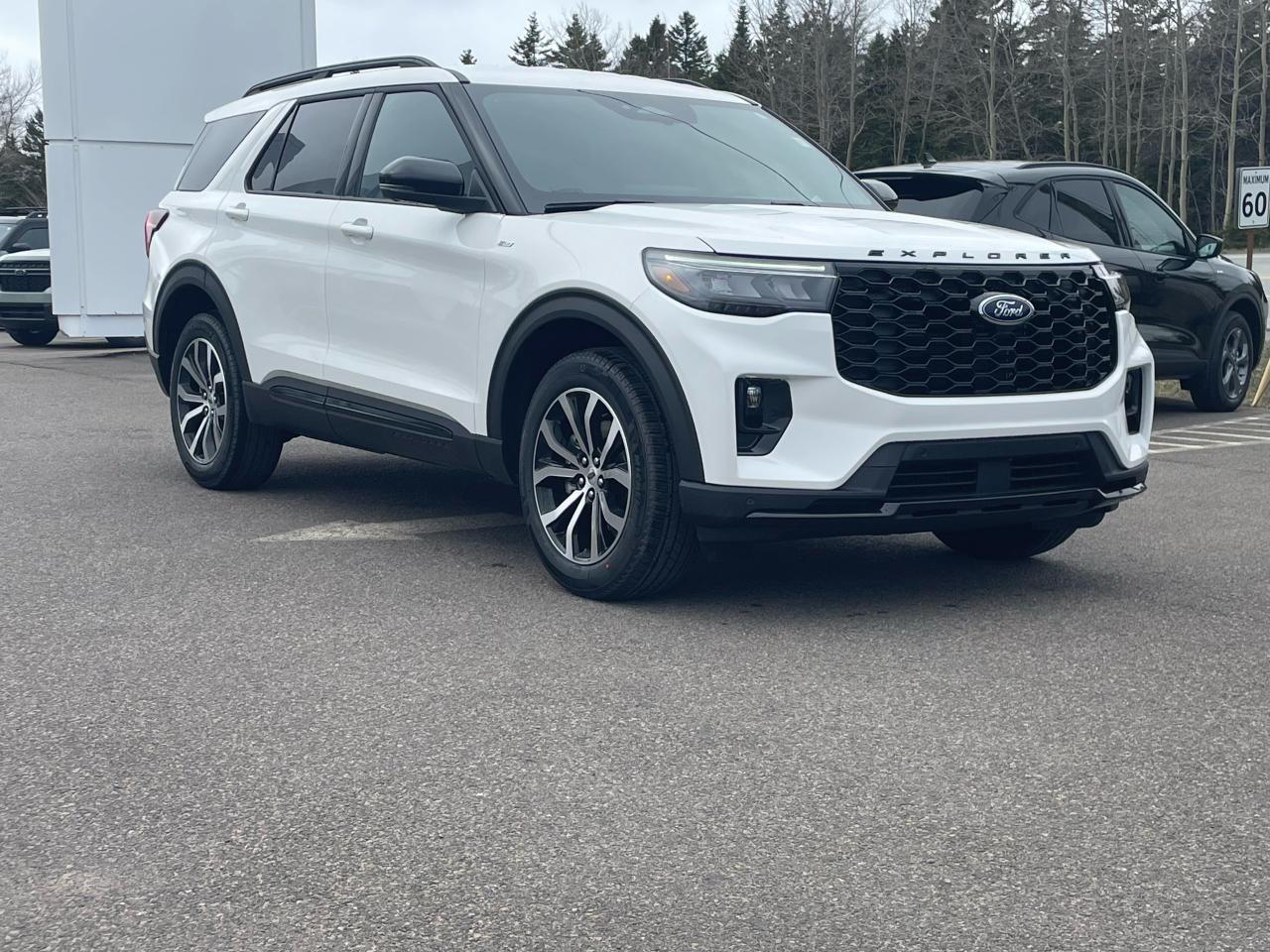 2025 Ford Explorer ST-LINE 4WD Photo2