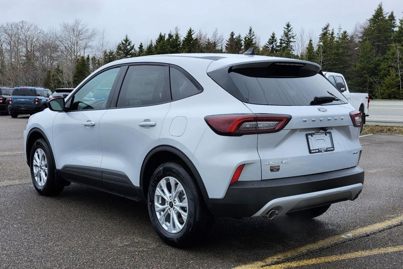 2025 Ford Escape Active AWD Photo5