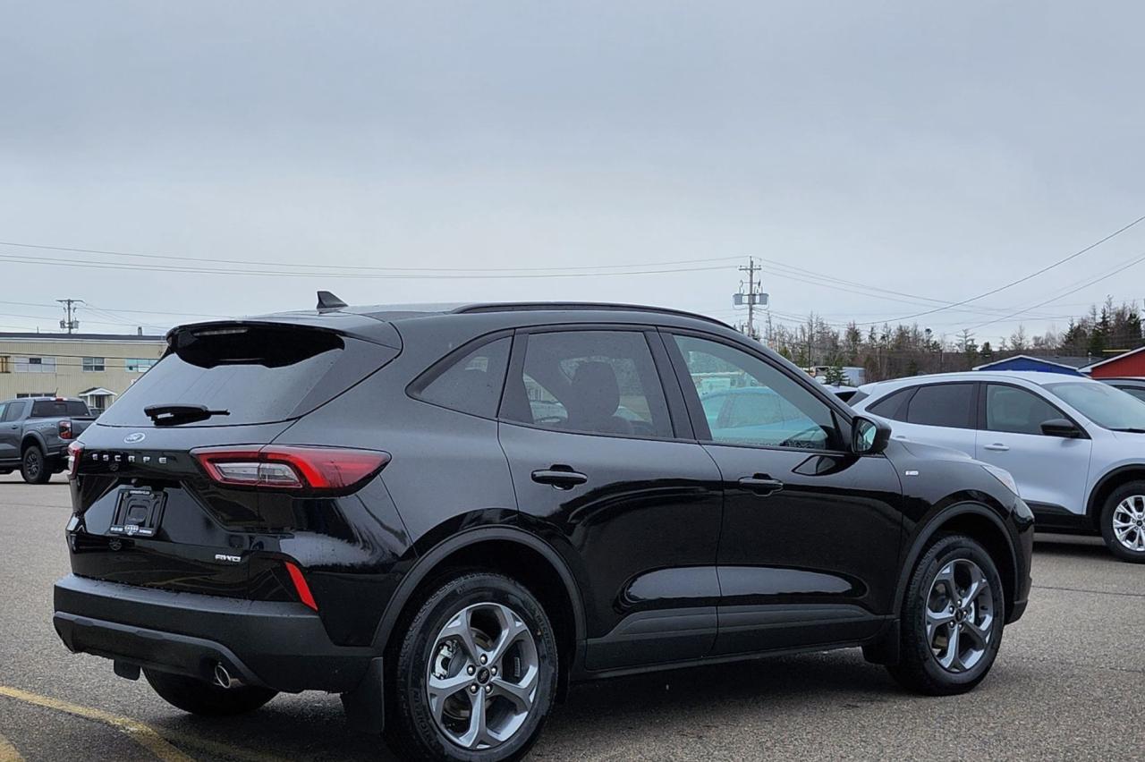 2025 Ford Escape ST-Line AWD Photo5