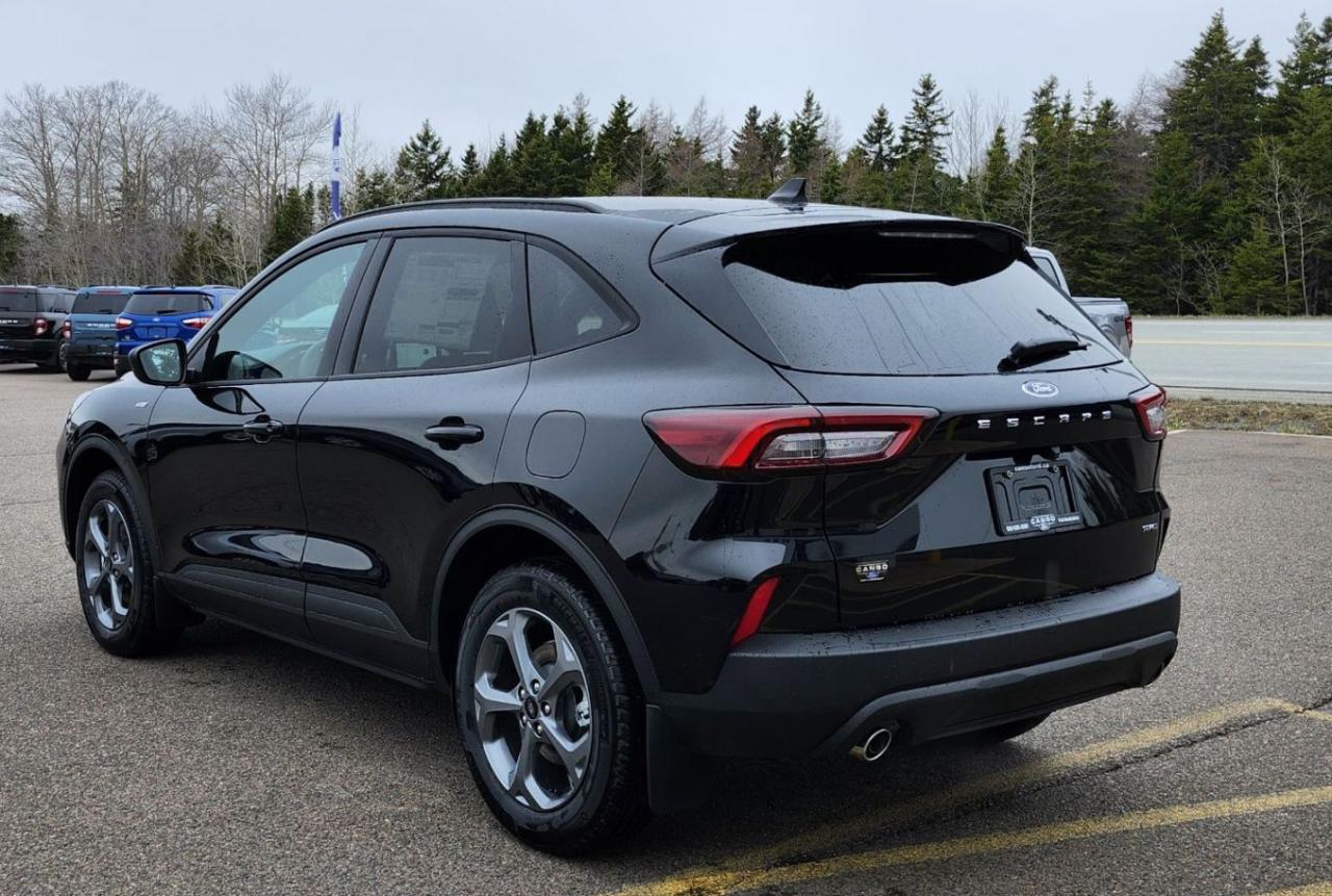 2025 Ford Escape ST-Line AWD Photo5