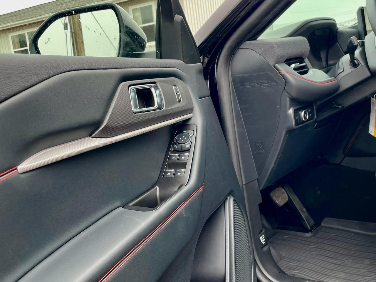 2025 Ford Explorer ST-LINE 4WD Photo5