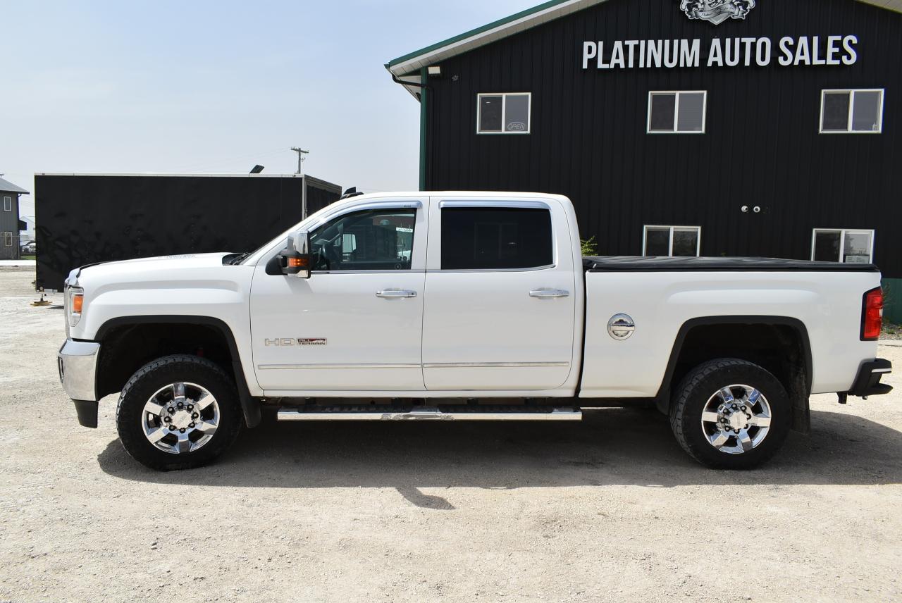 2015 GMC Sierra 3500 4WD Crew Cab SLT - Photo #3