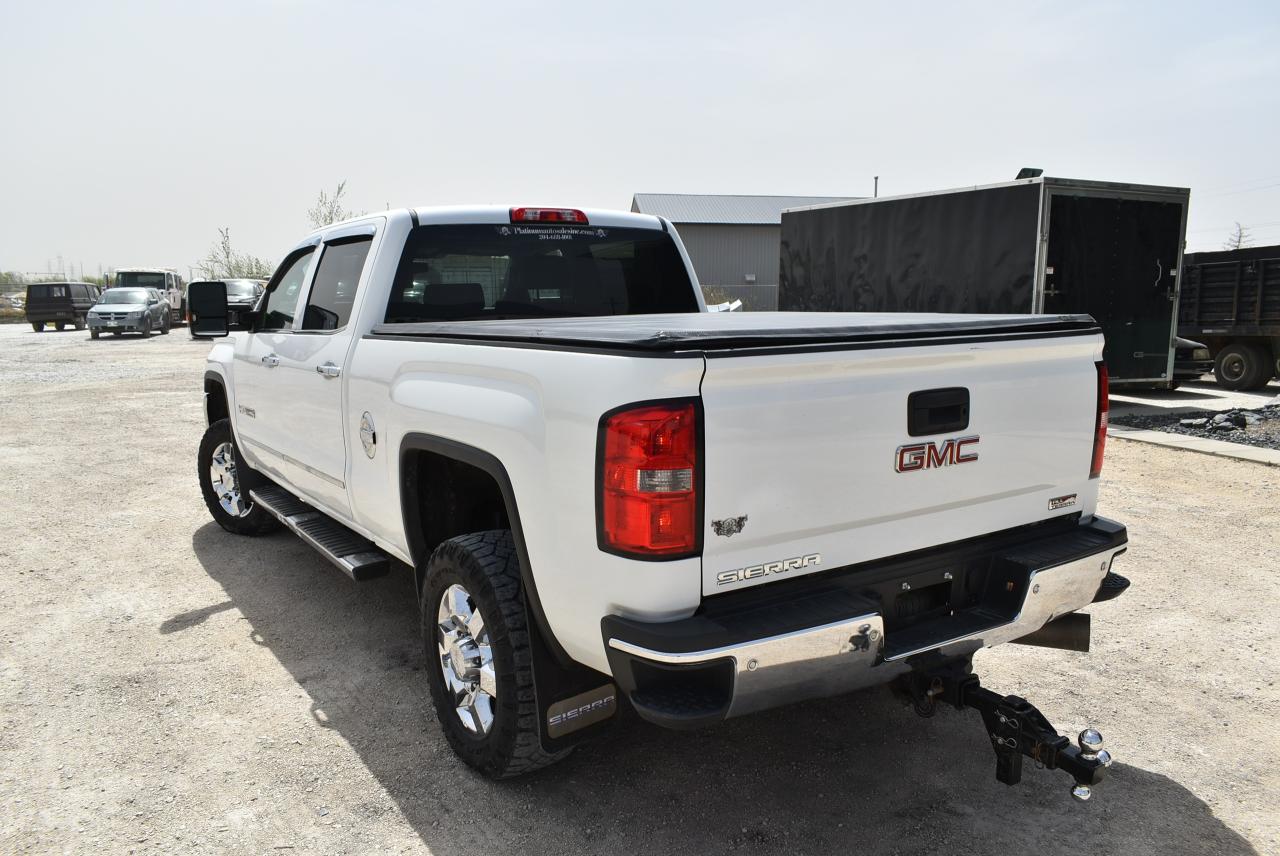 2015 GMC Sierra 3500 4WD Crew Cab SLT - Photo #4