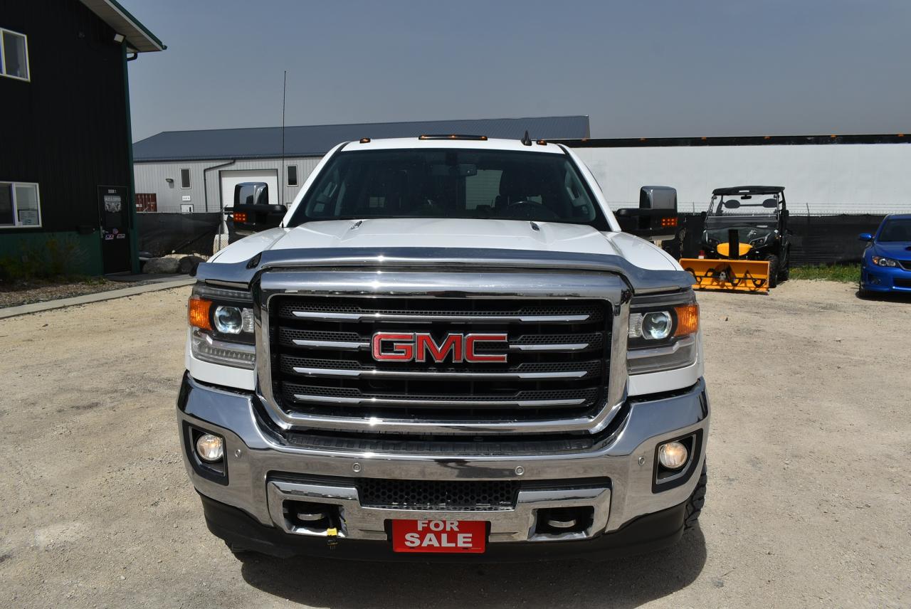 2015 GMC Sierra 3500 4WD Crew Cab SLT - Photo #9