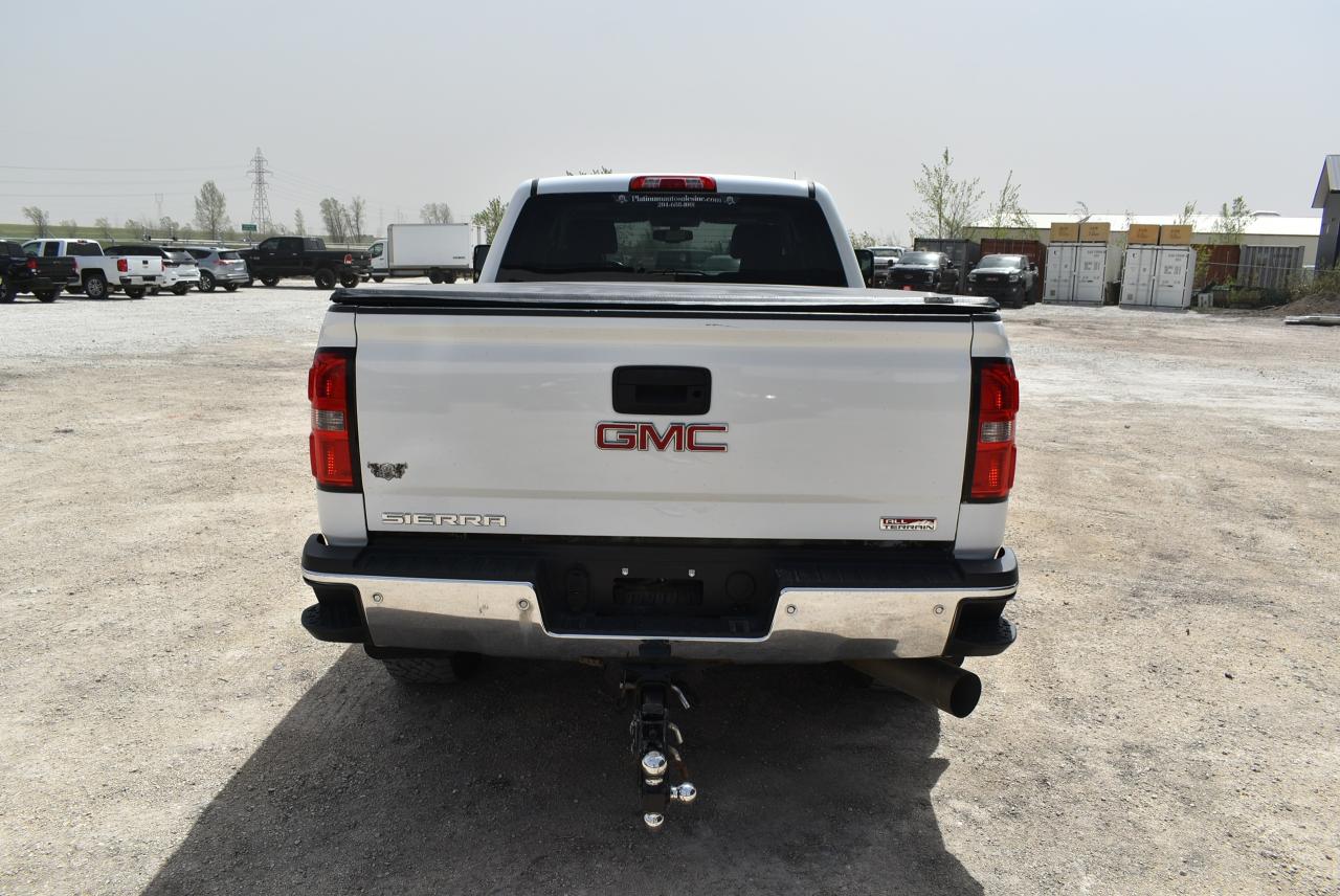2015 GMC Sierra 3500 4WD Crew Cab SLT - Photo #5