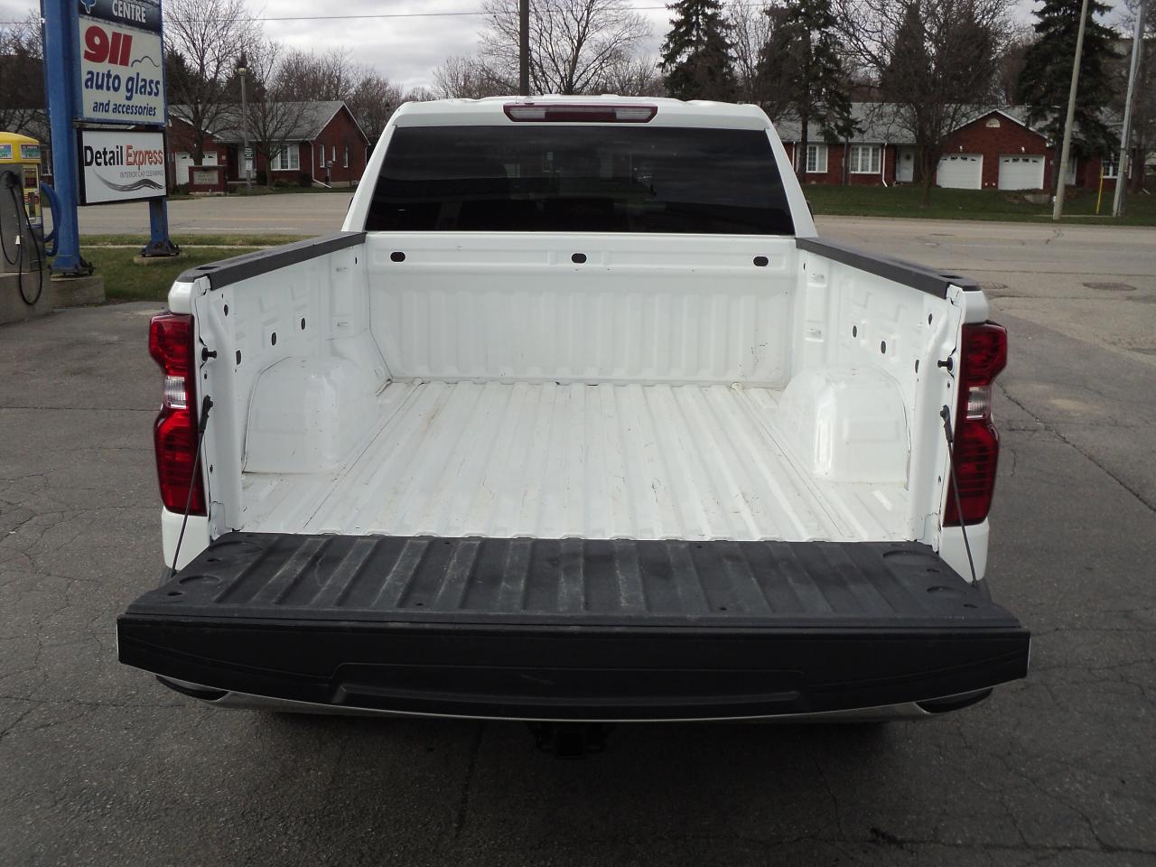 2022 Chevrolet Silverado 1500 LT DoubleCab4x4 5.3L 6'7"Box HeatedSteeringWheel - Photo #10