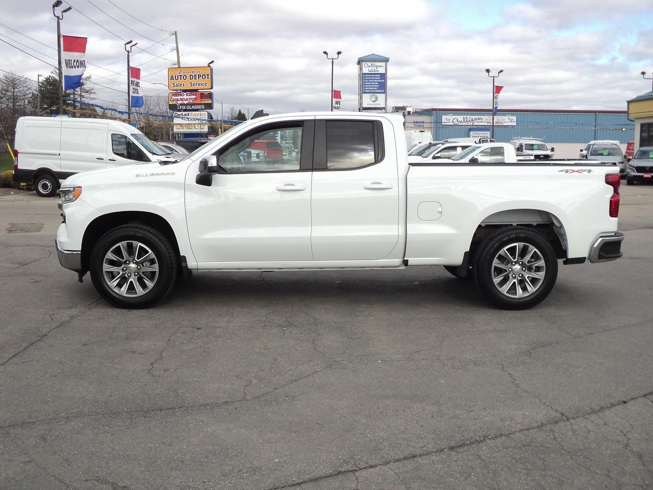 2022 Chevrolet Silverado 1500 LT DoubleCab4x4 5.3L 6'7"Box HeatedSteeringWheel - Photo #8