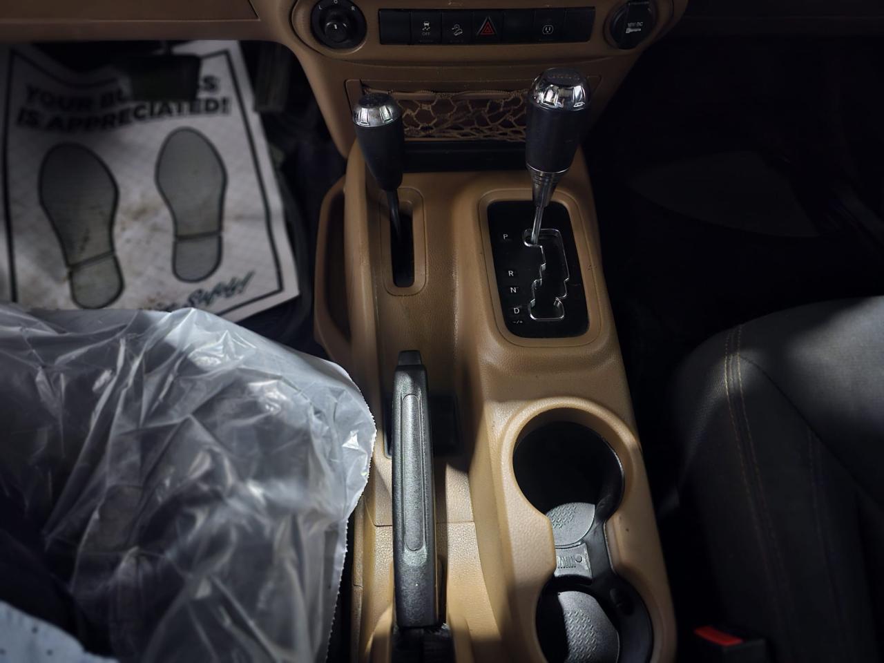 2015 Jeep Wrangler 4WD 4DR SAHARA - Photo #13