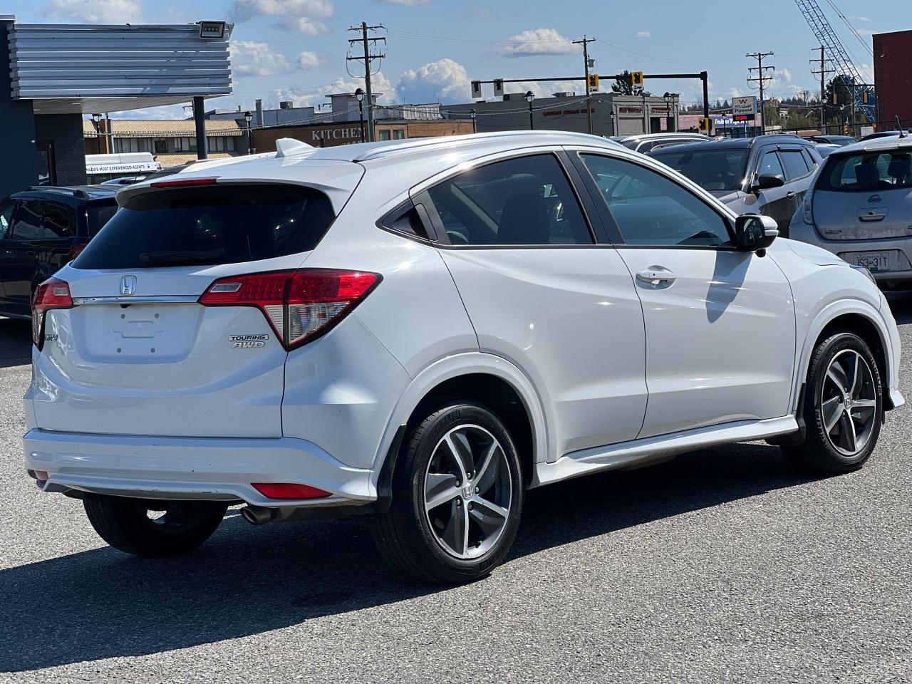 2021 Honda HR-V Touring AWD CVT - Photo #4