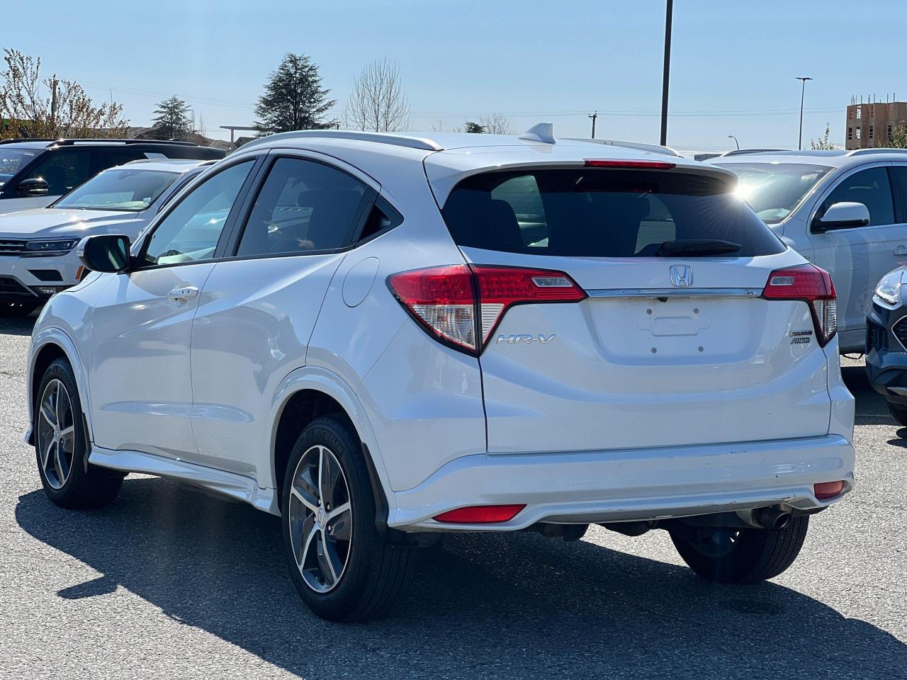 2021 Honda HR-V Touring AWD CVT - Photo #5