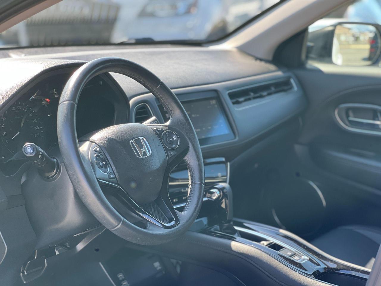 2021 Honda HR-V Touring AWD CVT - Photo #6