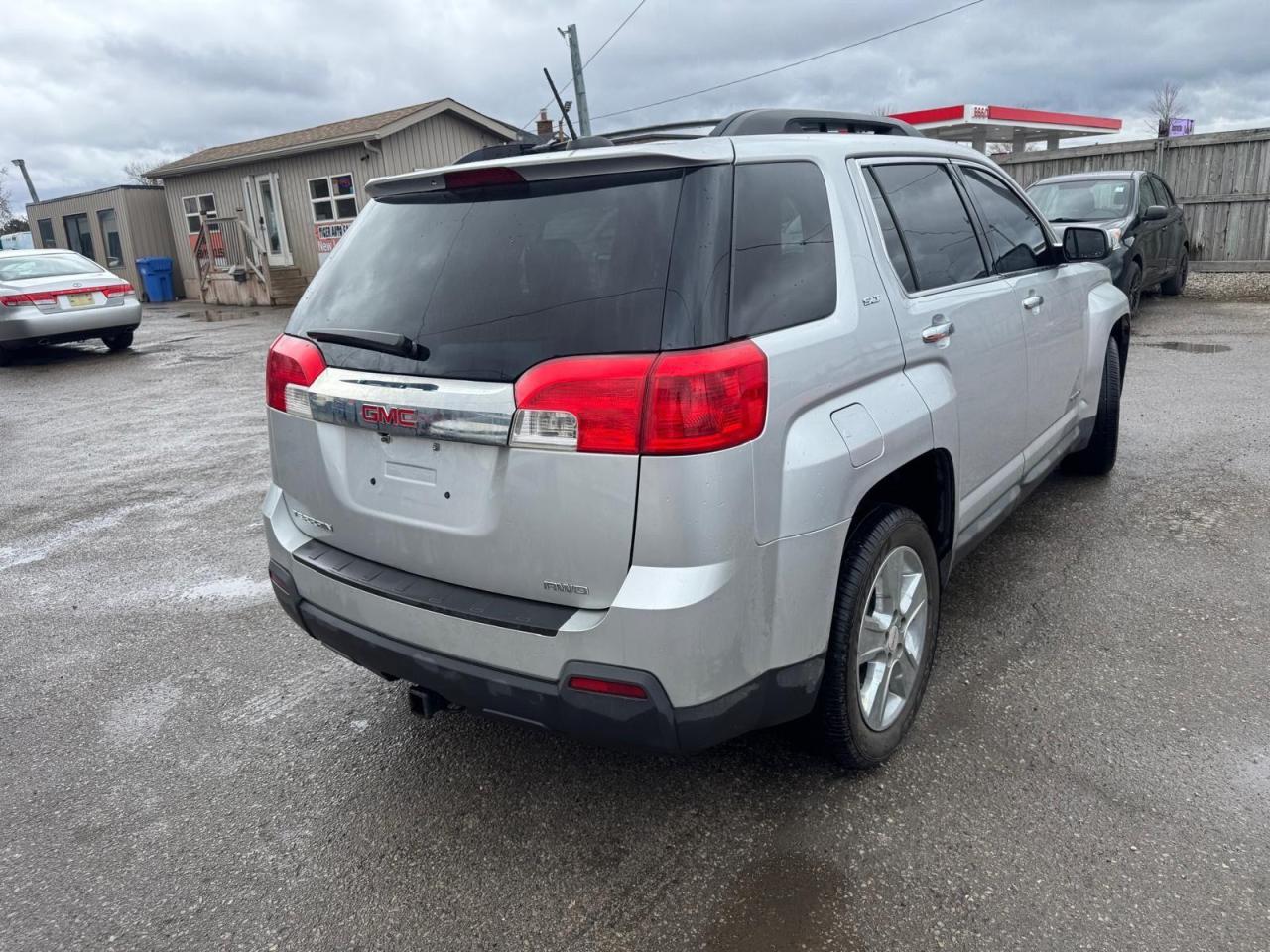 2015 GMC Terrain SLT, WELL SERVICED, AWD, CERTIFIED - Photo #5
