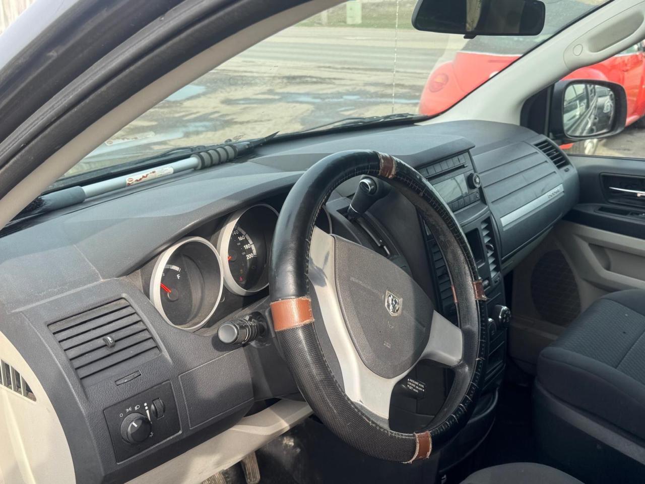 2010 Dodge Grand Caravan SE, MINIVAN, 7 PASSENGER, 3.3L V6, AS IS SPECIAL - Photo #11