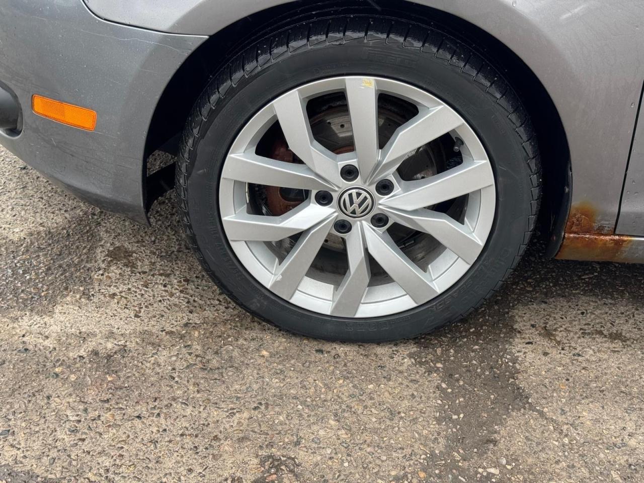 2011 Volkswagen Golf TDI, DIESEL, AUTO, RUNS WELL, AS IS SPECIAL - Photo #10
