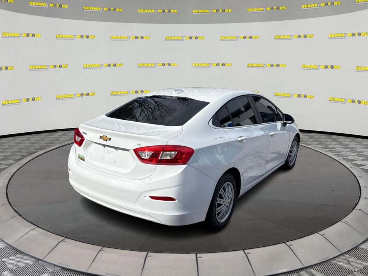 2016 Chevrolet Cruze LT AUTO - Photo #3