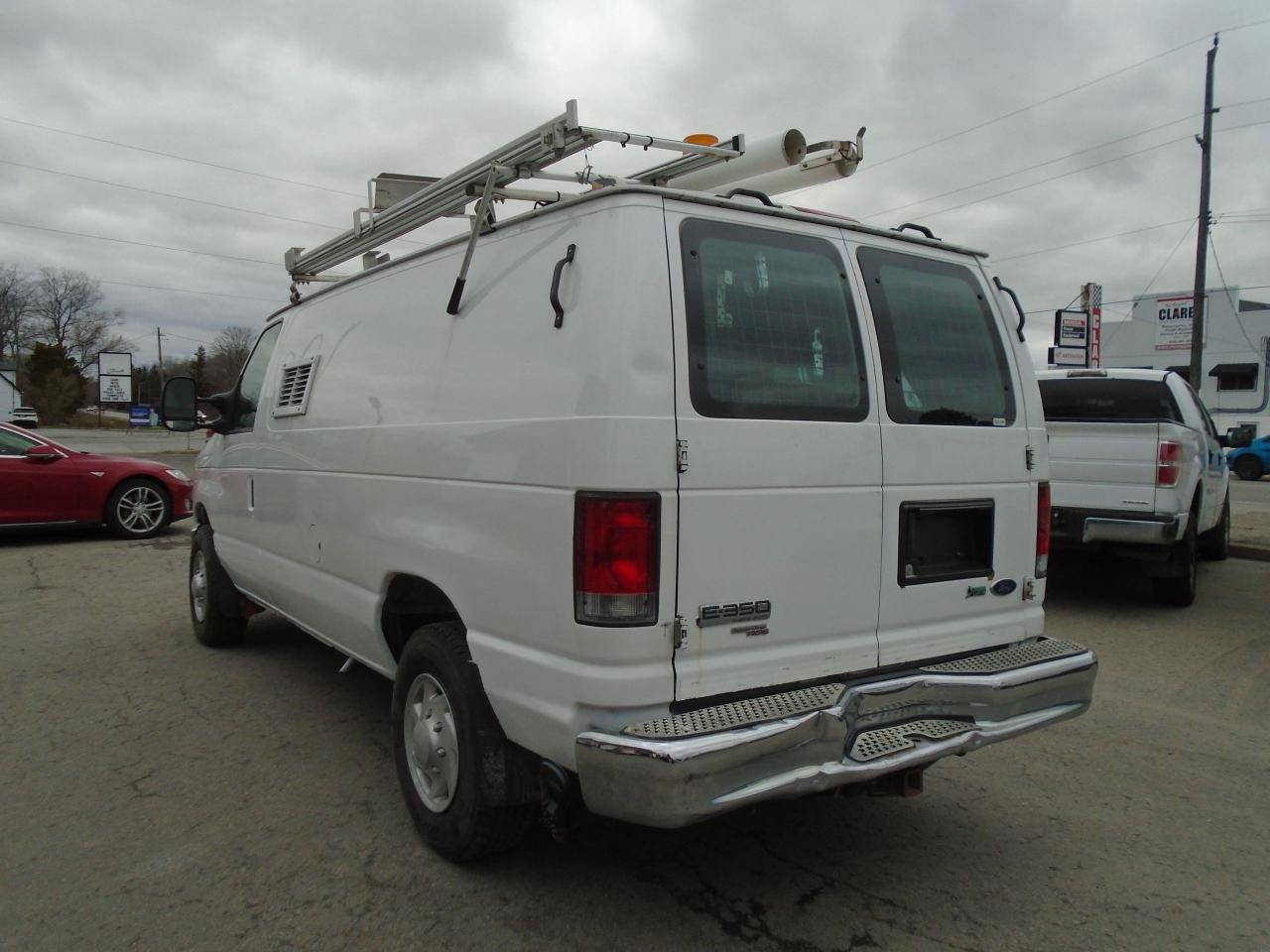 2011 Ford Econoline E-350 Super Duty Commercial - Photo #6