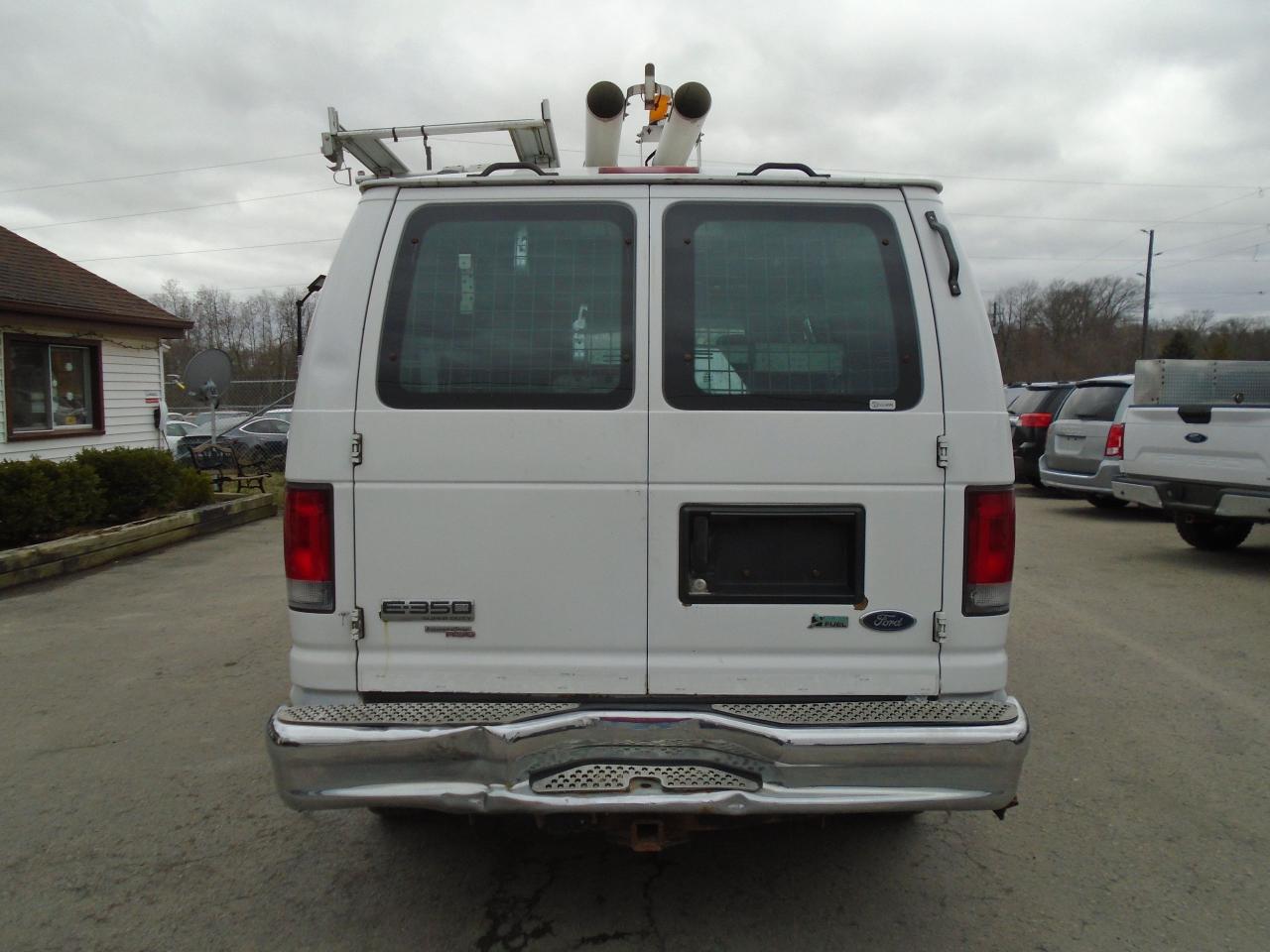 2011 Ford Econoline E-350 Super Duty Commercial - Photo #7