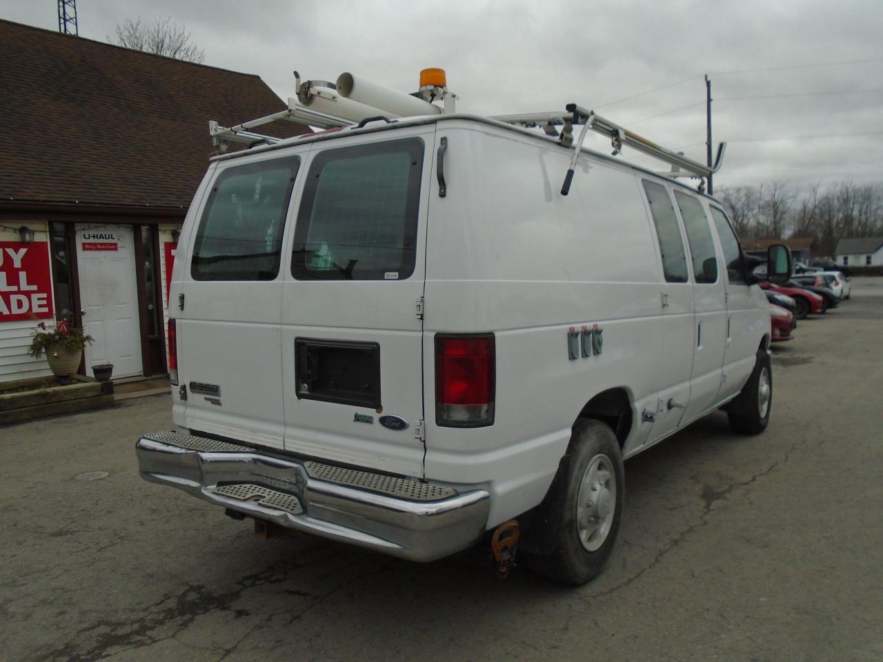 2011 Ford Econoline E-350 Super Duty Commercial - Photo #8