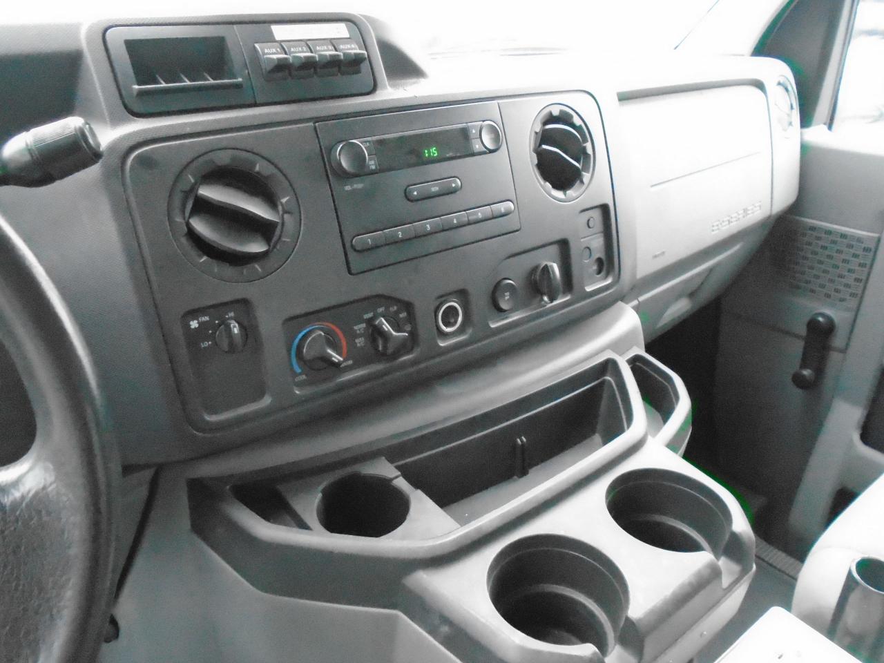 2011 Ford Econoline E-350 Super Duty Commercial - Photo #14