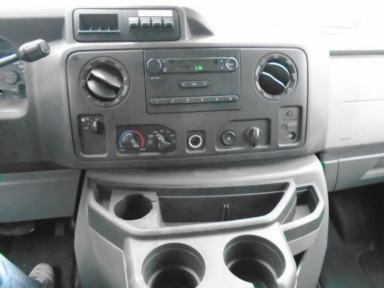 2011 Ford Econoline E-350 Super Duty Commercial - Photo #15