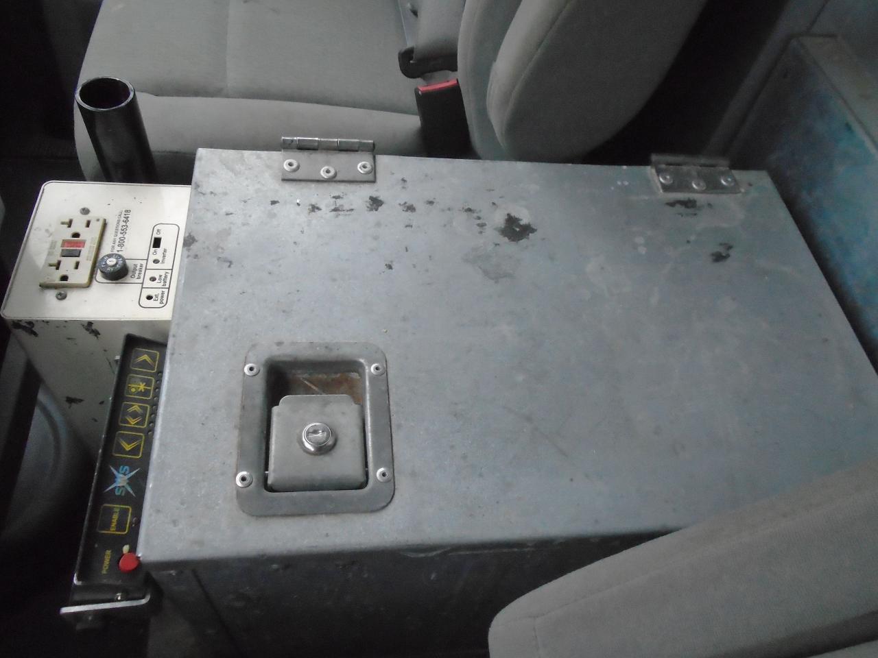 2011 Ford Econoline E-350 Super Duty Commercial - Photo #17