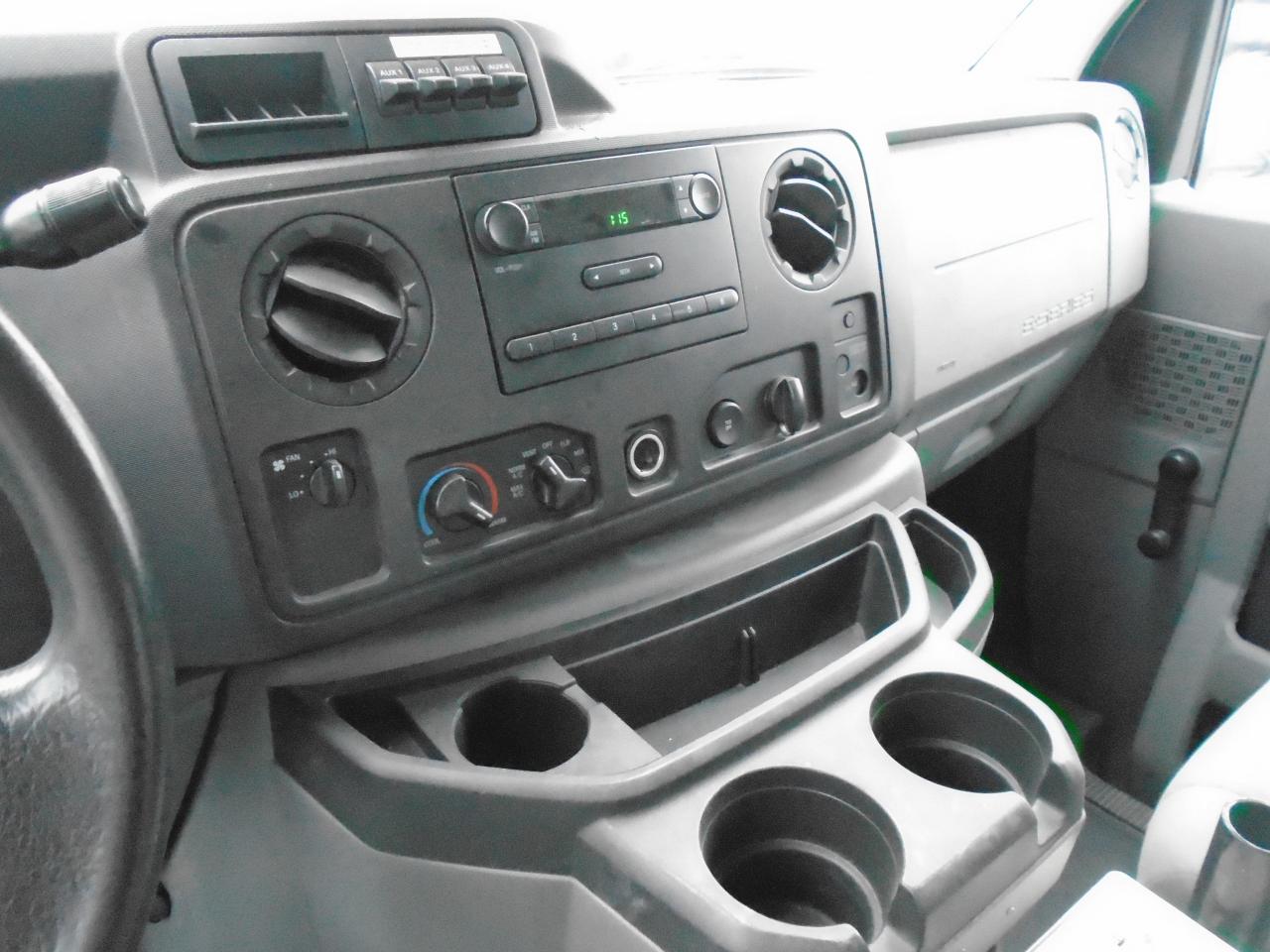 2011 Ford Econoline E-350 Super Duty Commercial - Photo #14