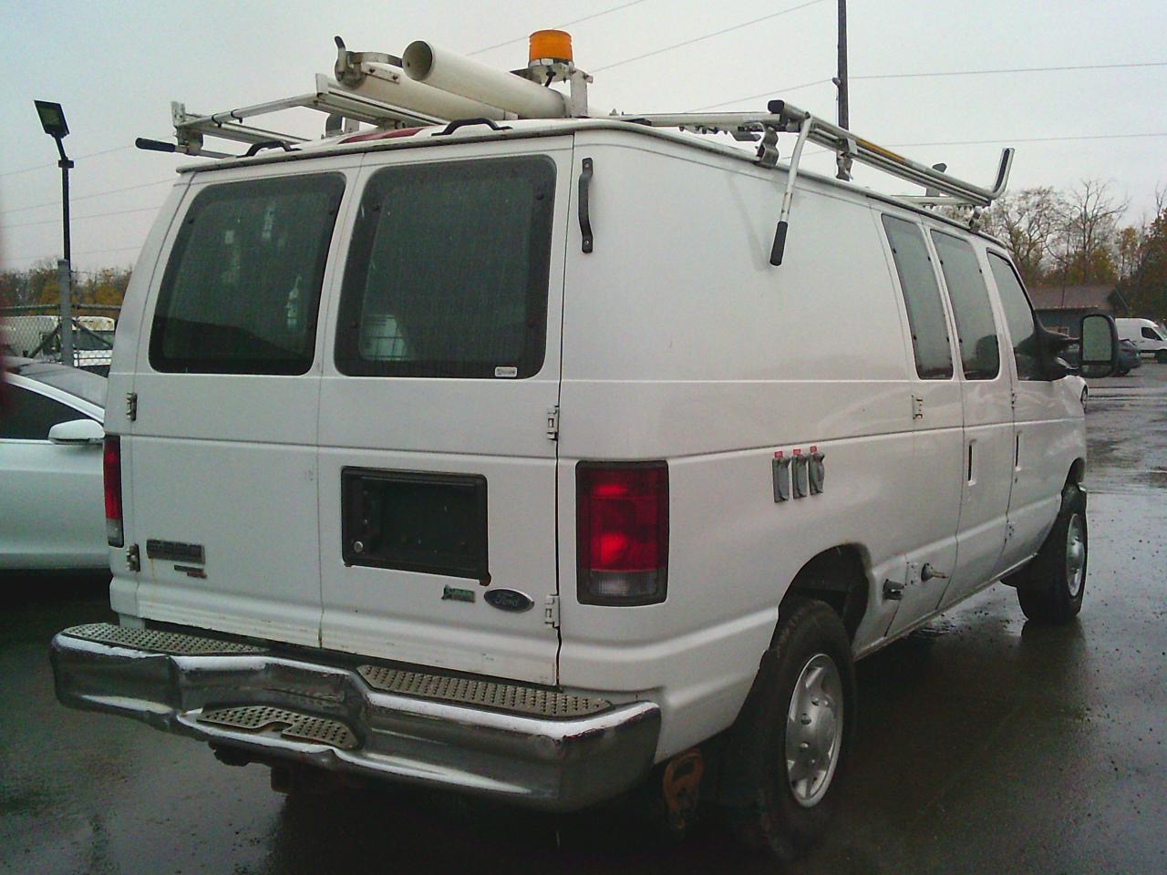 2011 Ford Econoline E-350 Super Duty Commercial - Photo #8