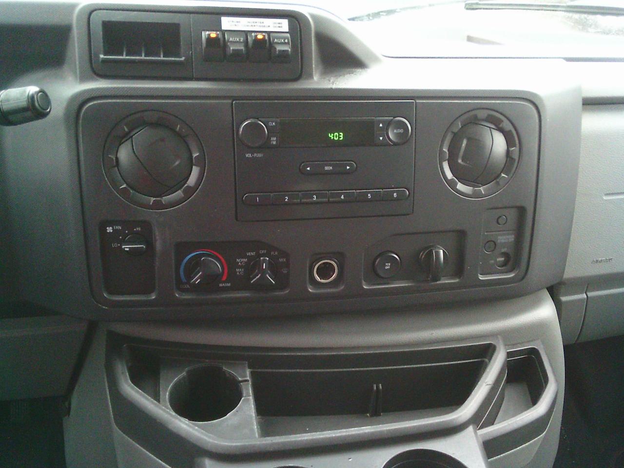 2011 Ford Econoline E-350 Super Duty Commercial - Photo #14