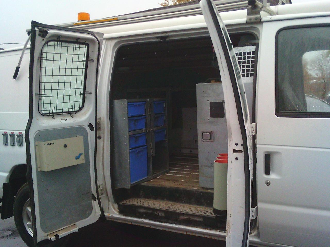 2011 Ford Econoline E-350 Super Duty Commercial - Photo #18