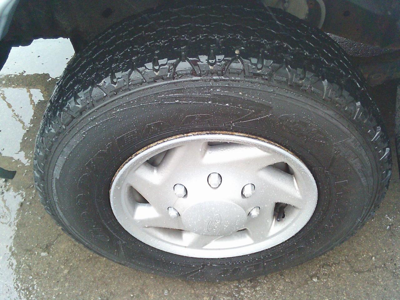 2011 Ford Econoline E-350 Super Duty Commercial - Photo #30