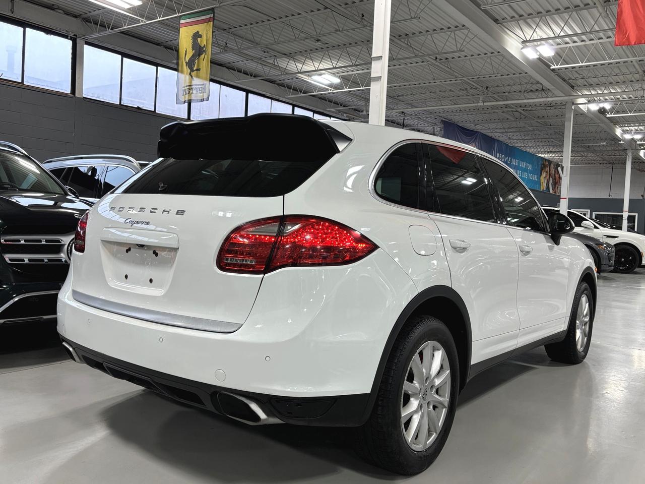 2013 Porsche Cayenne Tiptronic|AWD|NAV|LEATHER|SUNROOF|BACKUPCAMERA|+++ Photo2