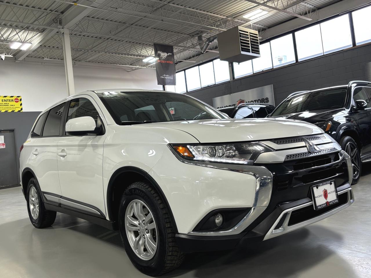 2020 Mitsubishi Outlander ES S-AWC|7PASSENGER|TOUCHSCREEN|BACKUPCAM|+++ - Photo #2