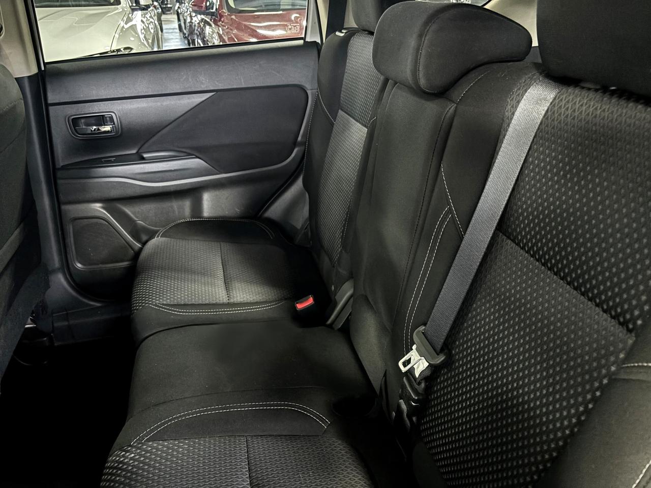 2020 Mitsubishi Outlander ES S-AWC|7PASSENGER|TOUCHSCREEN|BACKUPCAM|+++ - Photo #6