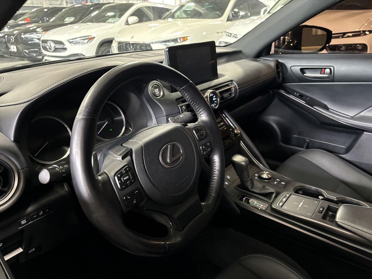 2022 Lexus IS 300 AWD|SUNROOF|ALLOYS|LEATHER|BACKUPCAM|HEATEDSEATS|+ - Photo #12