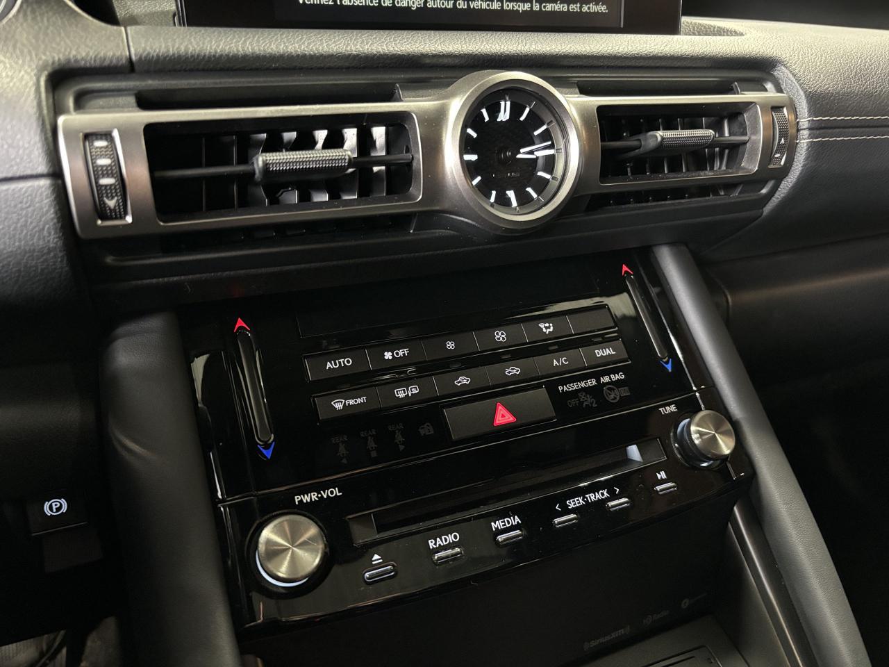 2022 Lexus IS 300 AWD|SUNROOF|ALLOYS|LEATHER|BACKUPCAM|HEATEDSEATS|+ - Photo #19