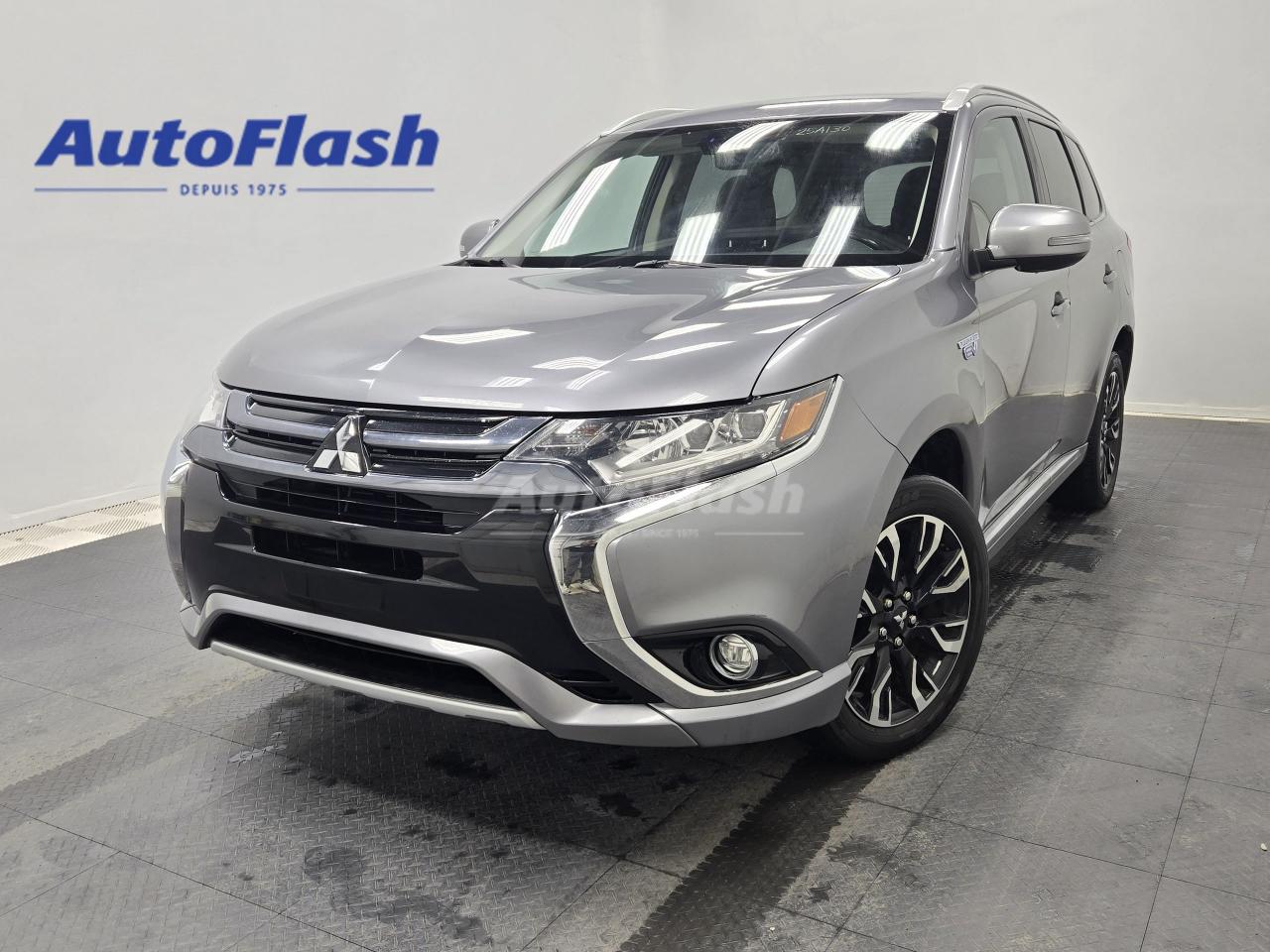 Used 2018 Mitsubishi Outlander Phev SE 2.0L PHEV, CUIR, TOIT OUVRANT, SIEGES CHAUFFANT for sale in Saint-Hubert, QC
