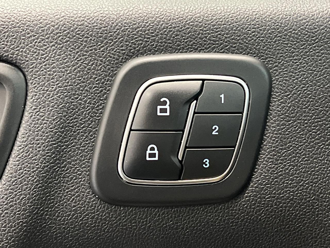 2022 Ford Escape TITANIUM AWD | 250HP ECOBOOST | HTD LEATHER | NAV Photo