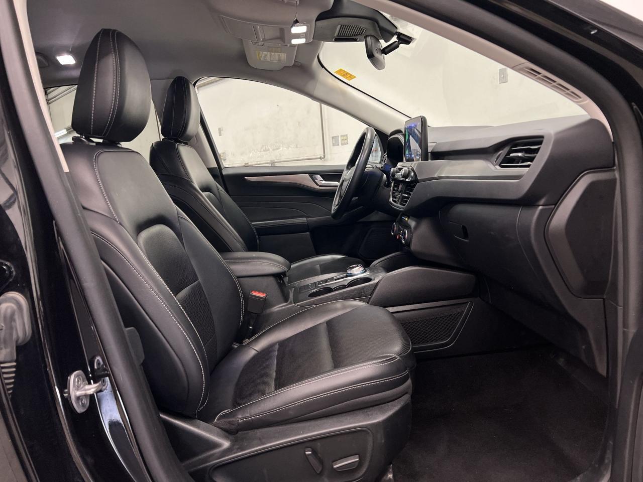 2022 Ford Escape TITANIUM AWD | 250HP ECOBOOST | HTD LEATHER | NAV Photo