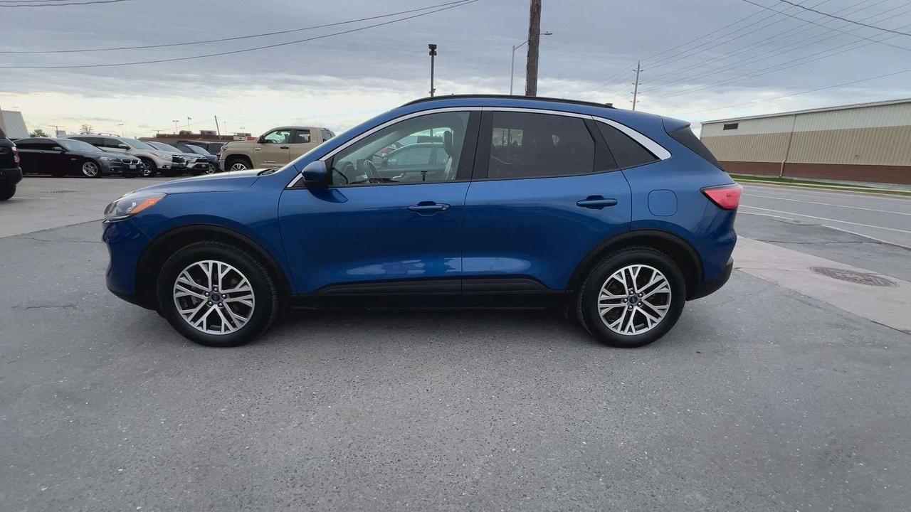 2022 Ford Escape SEL AWD| LEATHER| PANO ROOF| HTD SEATS| NAV Photo