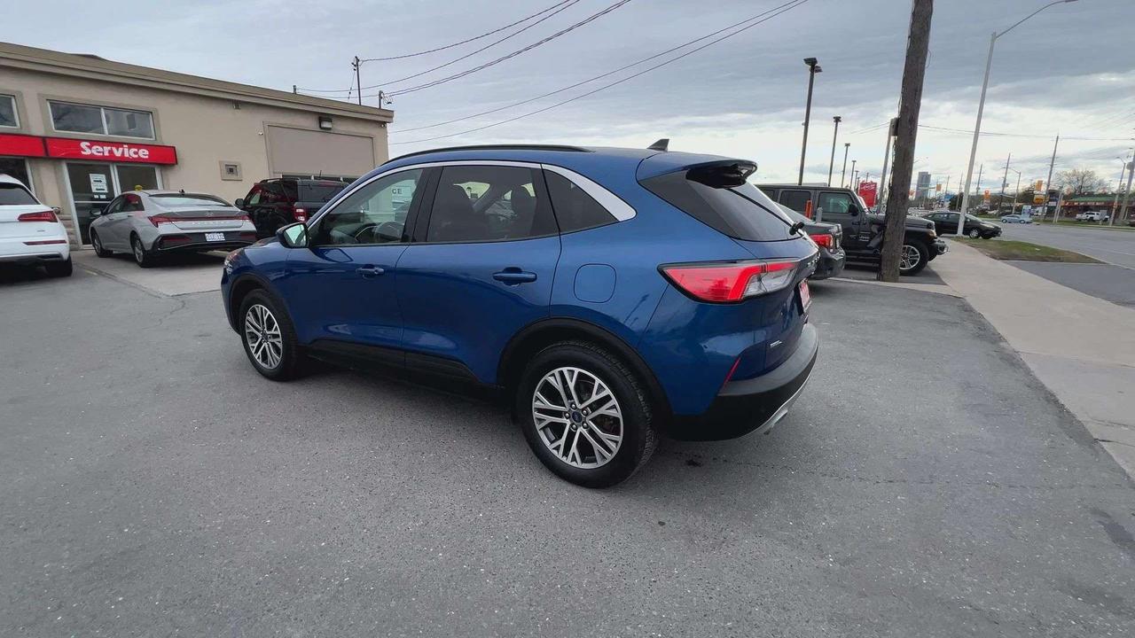 2022 Ford Escape SEL AWD| LEATHER| PANO ROOF| HTD SEATS| NAV Photo