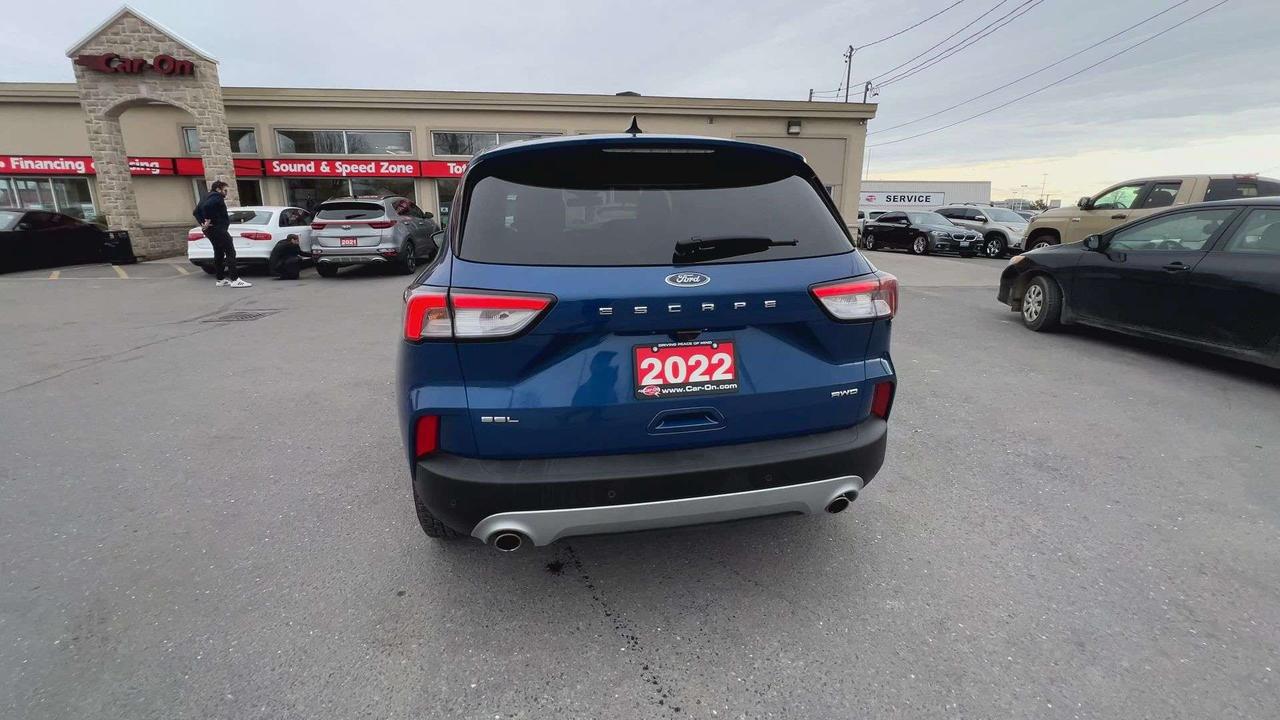 2022 Ford Escape SEL AWD| LEATHER| PANO ROOF| HTD SEATS| NAV Photo
