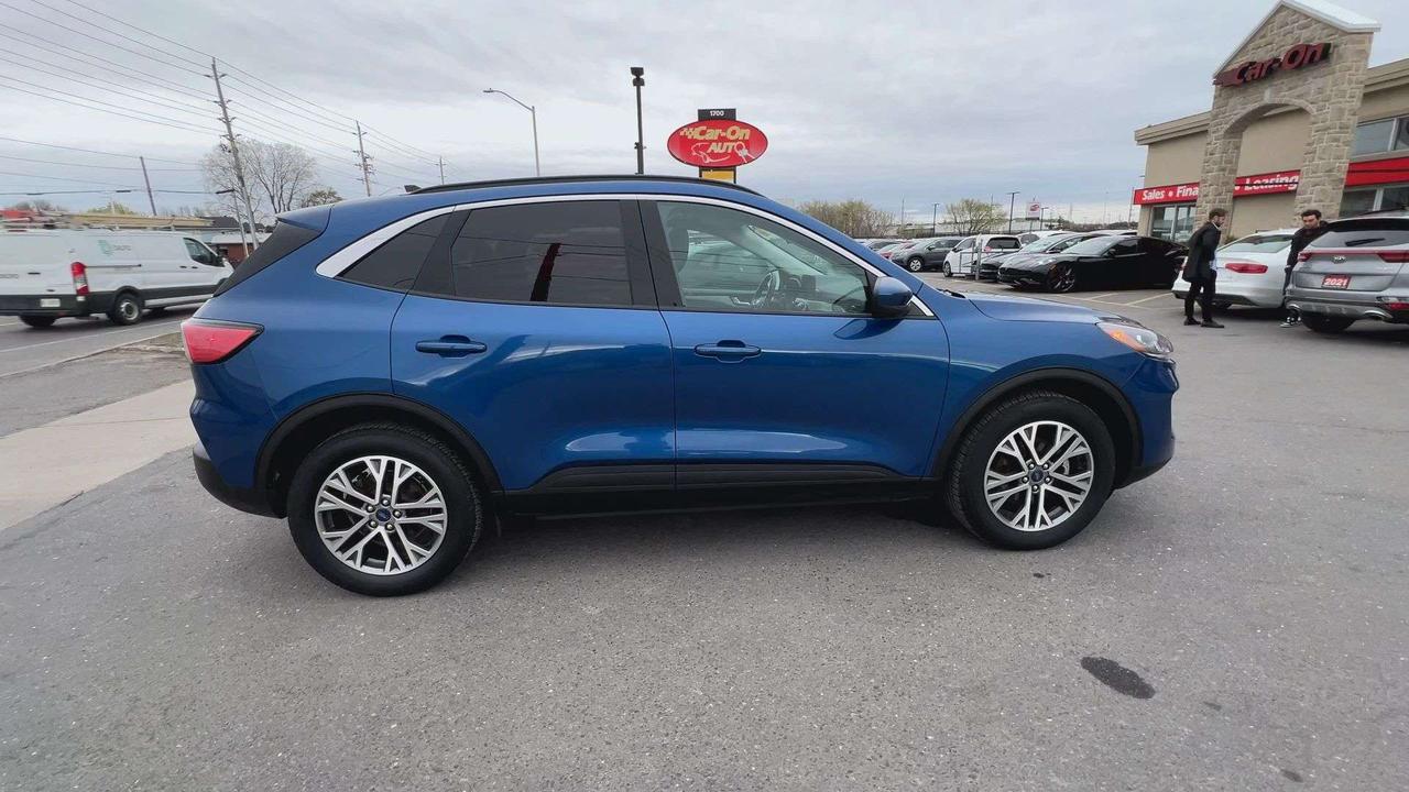 2022 Ford Escape SEL AWD| LEATHER| PANO ROOF| HTD SEATS| NAV Photo