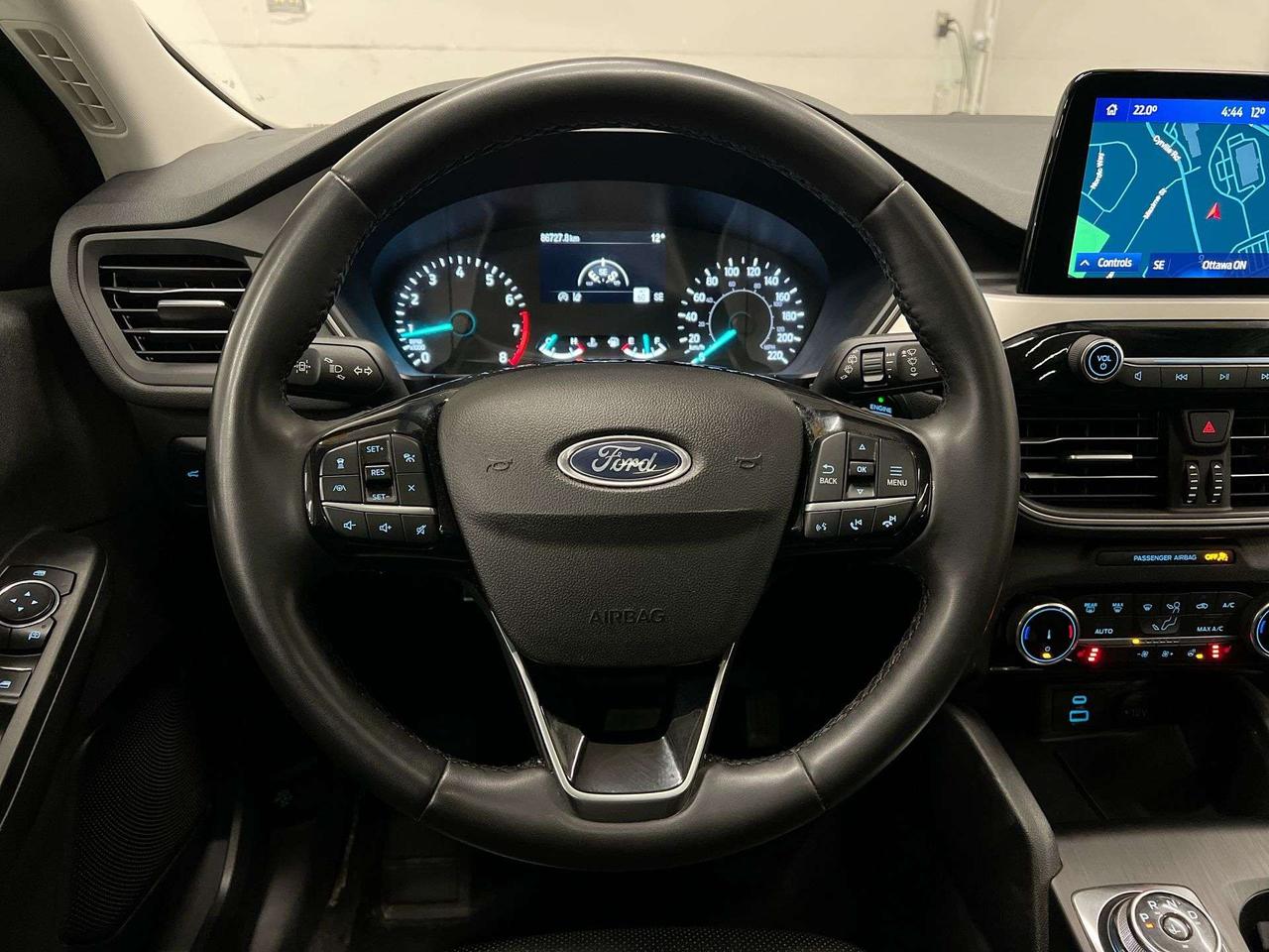 2022 Ford Escape SEL AWD| LEATHER| PANO ROOF| HTD SEATS| NAV Photo