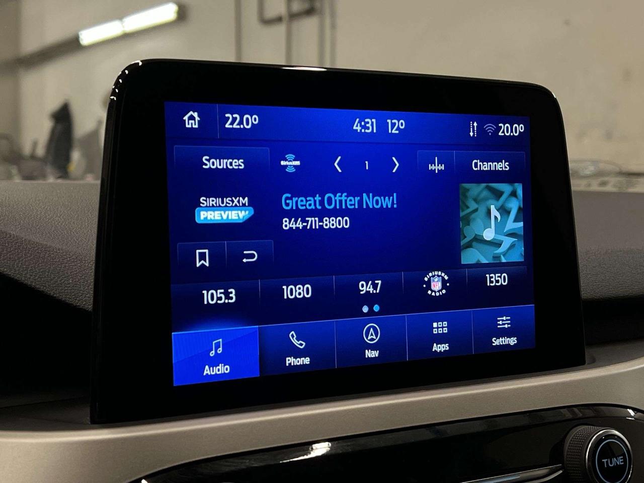 2022 Ford Escape SEL AWD| LEATHER| PANO ROOF| HTD SEATS| NAV Photo