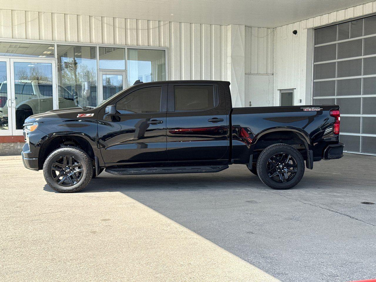 2023 Chevrolet Silverado 1500 Custom Trail Boss - Photo #4